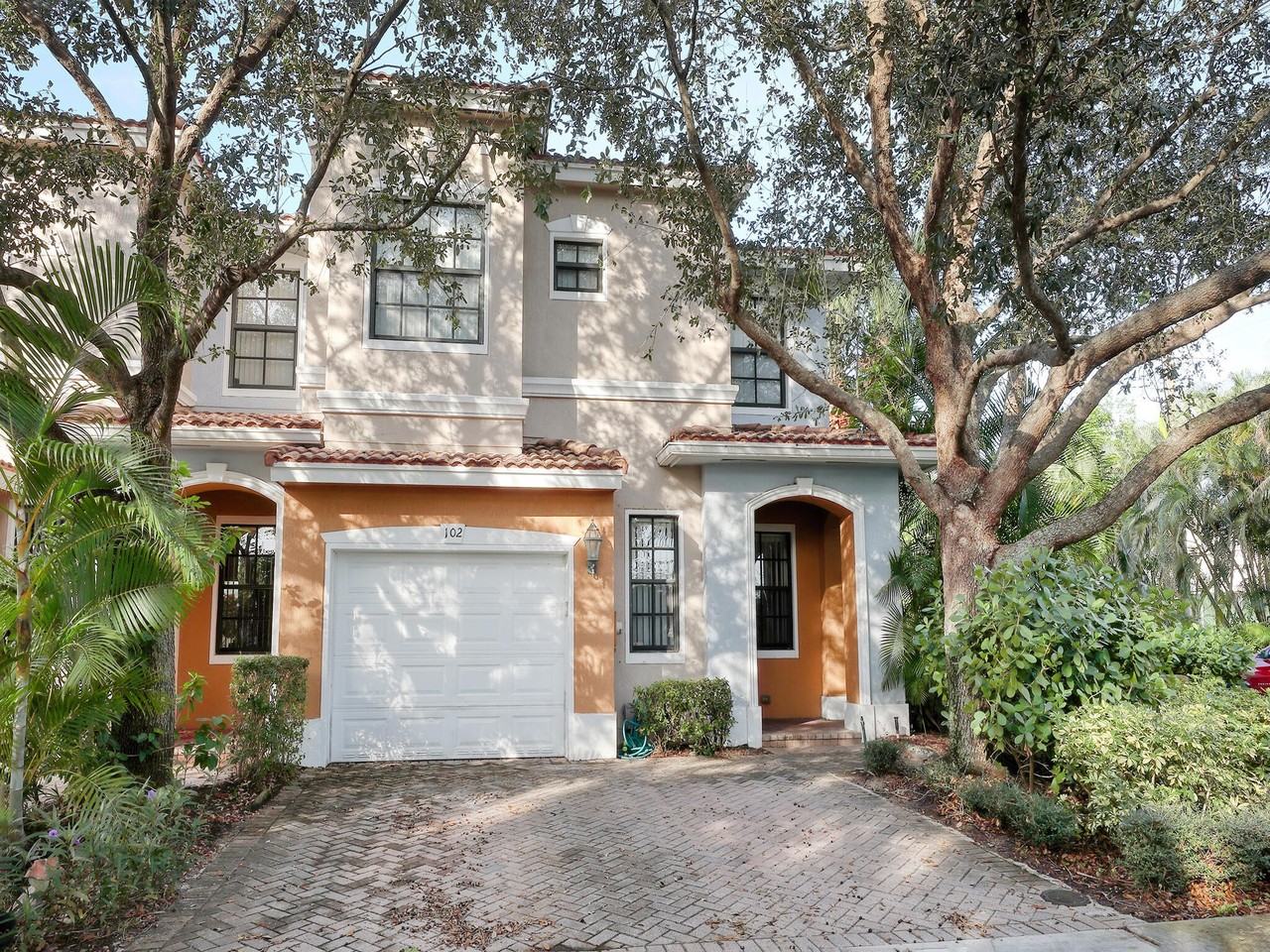 102 E Astor Cir - Photo 3 of 29