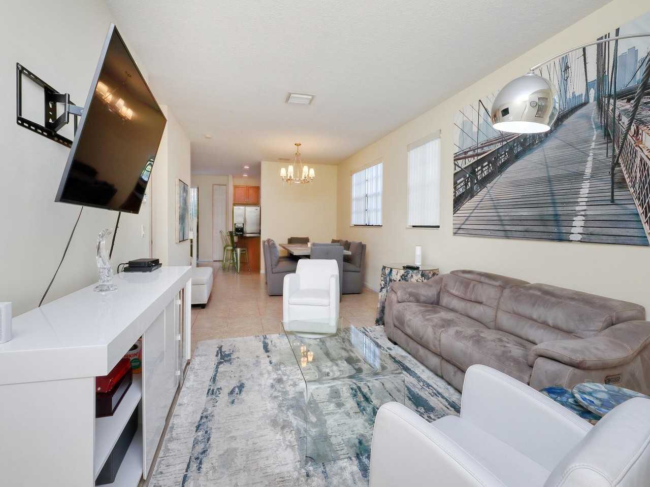 102 E Astor Cir - Photo 4 of 29