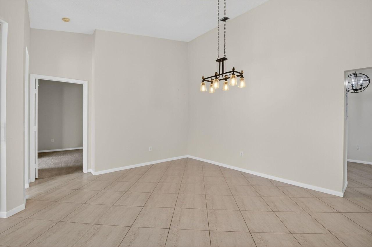 5136 Floria Dr Apt N - Photo 7 of 25