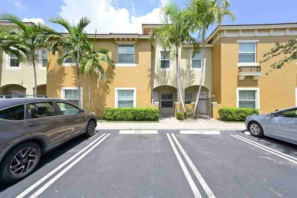 297 Lake Monterey Cir - Photo 4 of 38