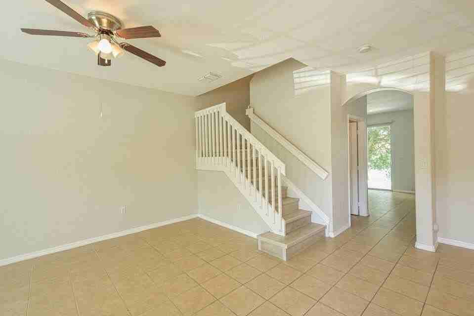 297 Lake Monterey Cir - Photo 5 of 38
