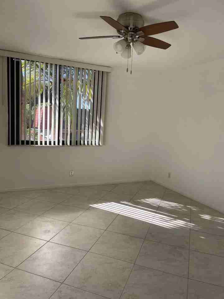 3666 Victoria Dr - Photo 5 of 12