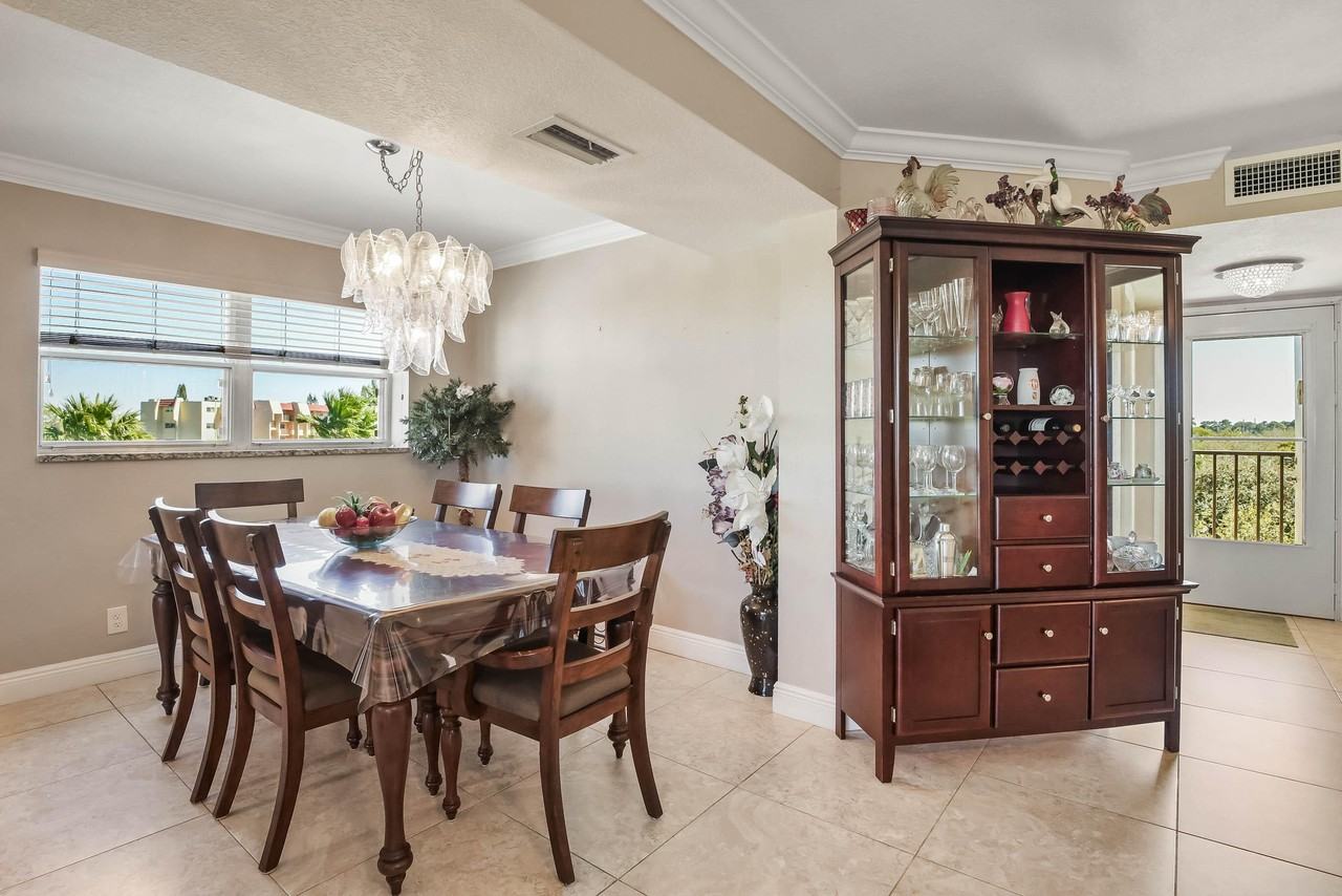 3951 Via Poinciana Apt 516 - Photo 3 of 26