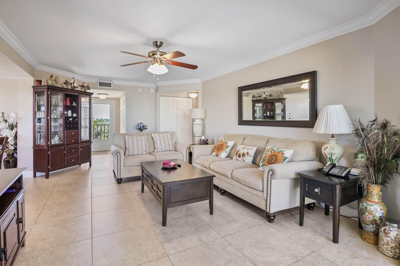 3951 Via Poinciana Apt 516 - Photo 4 of 26