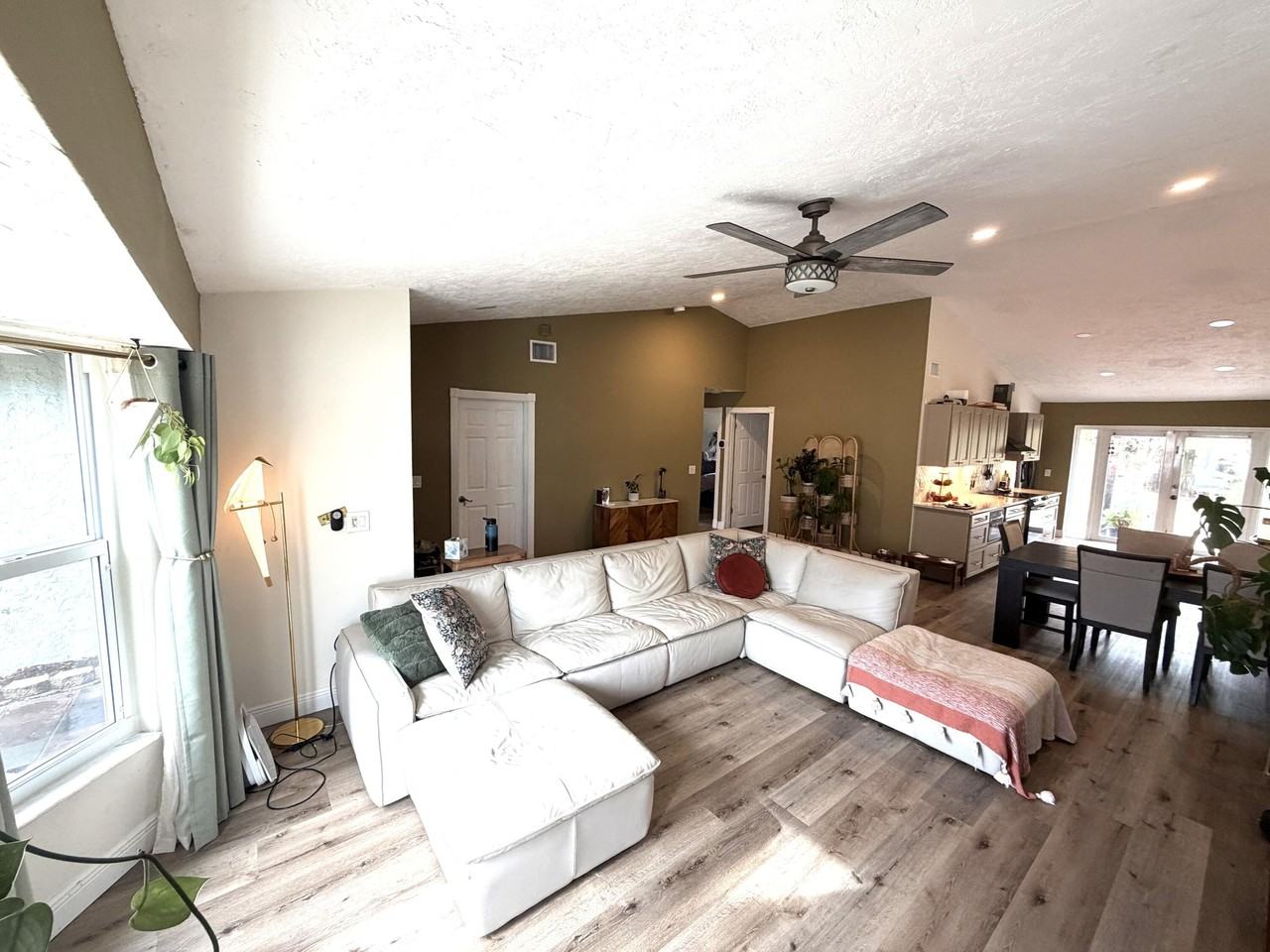 4492 Brook Dr - Photo 5 of 38