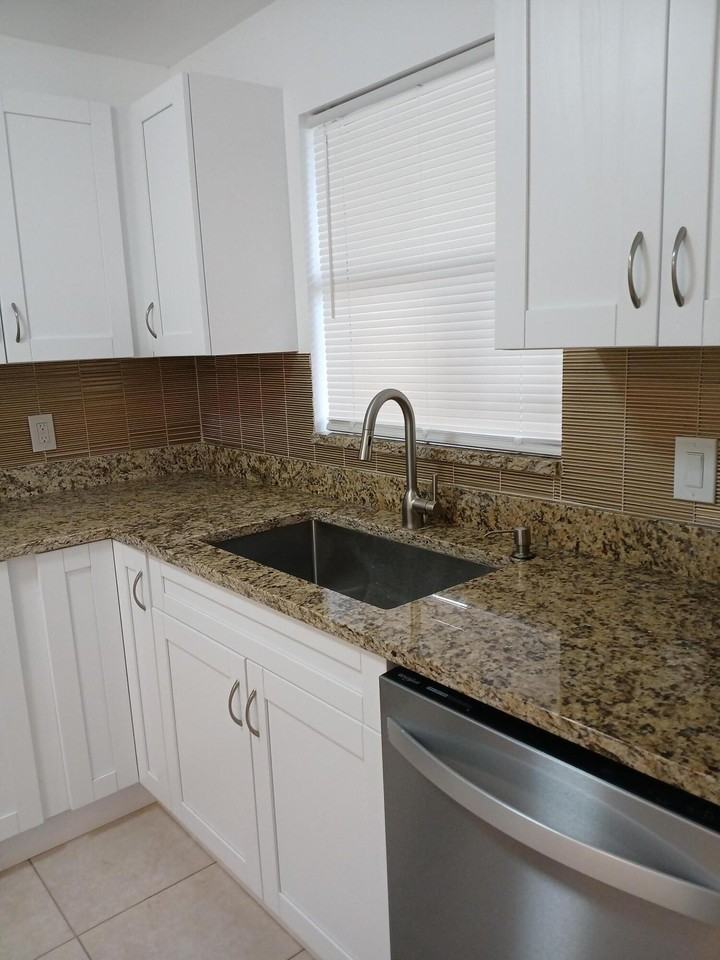 4760 Lucerne Lakes Blvd W Apt 405 - Photo 3 of 22