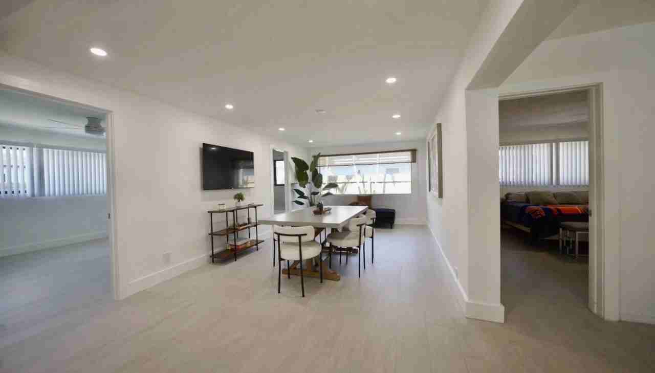 871 Ne 27th Ave - Photo 6 of 24