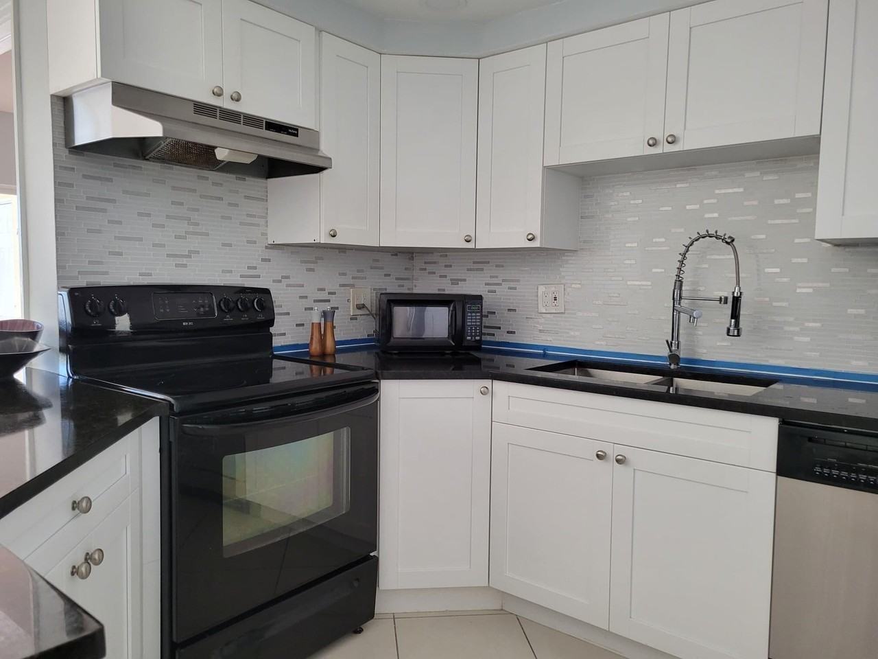 4401 Crystal Lake Dr Apt 102 - Photo 5 of 50