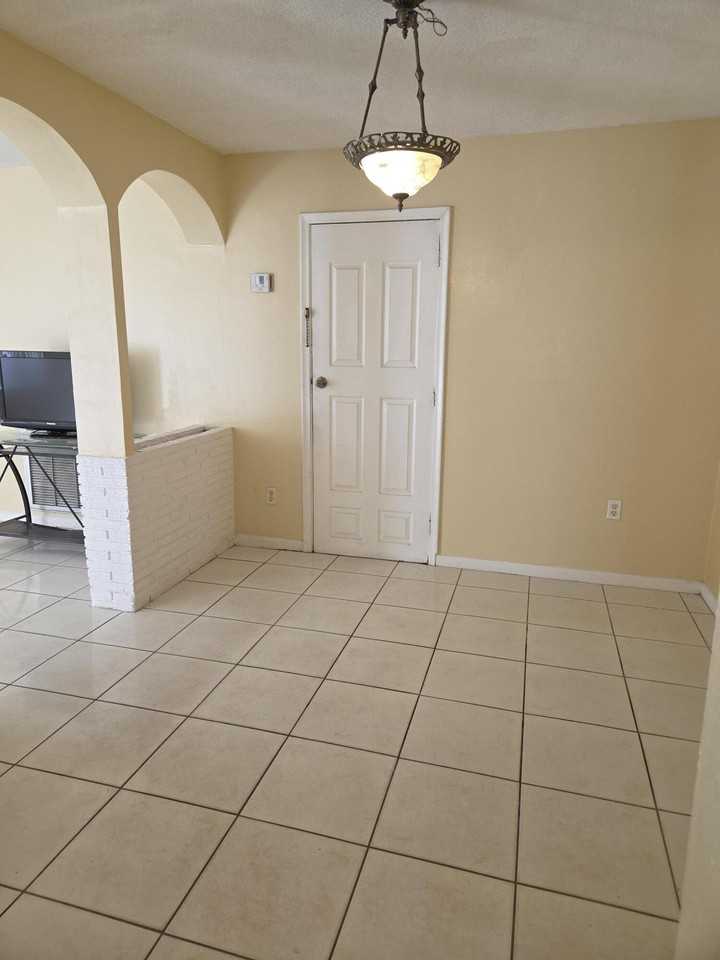 101 Nw 188th St - Photo 6 of 20