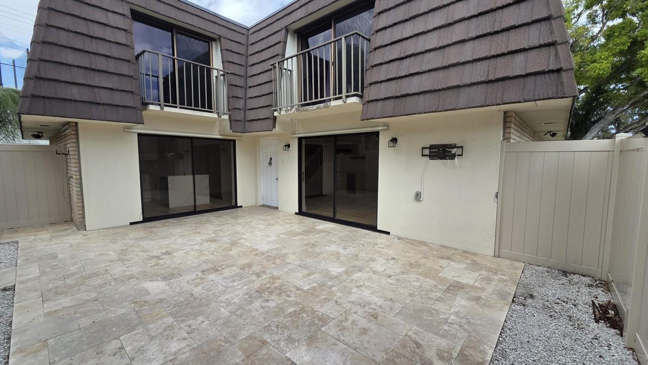 7311 73rd Way - Photo 5 of 36