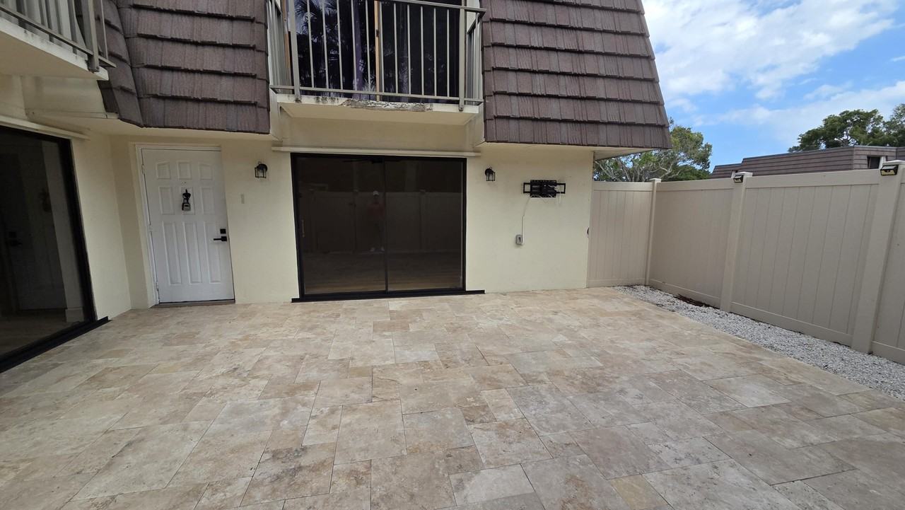 7311 73rd Way - Photo 7 of 36