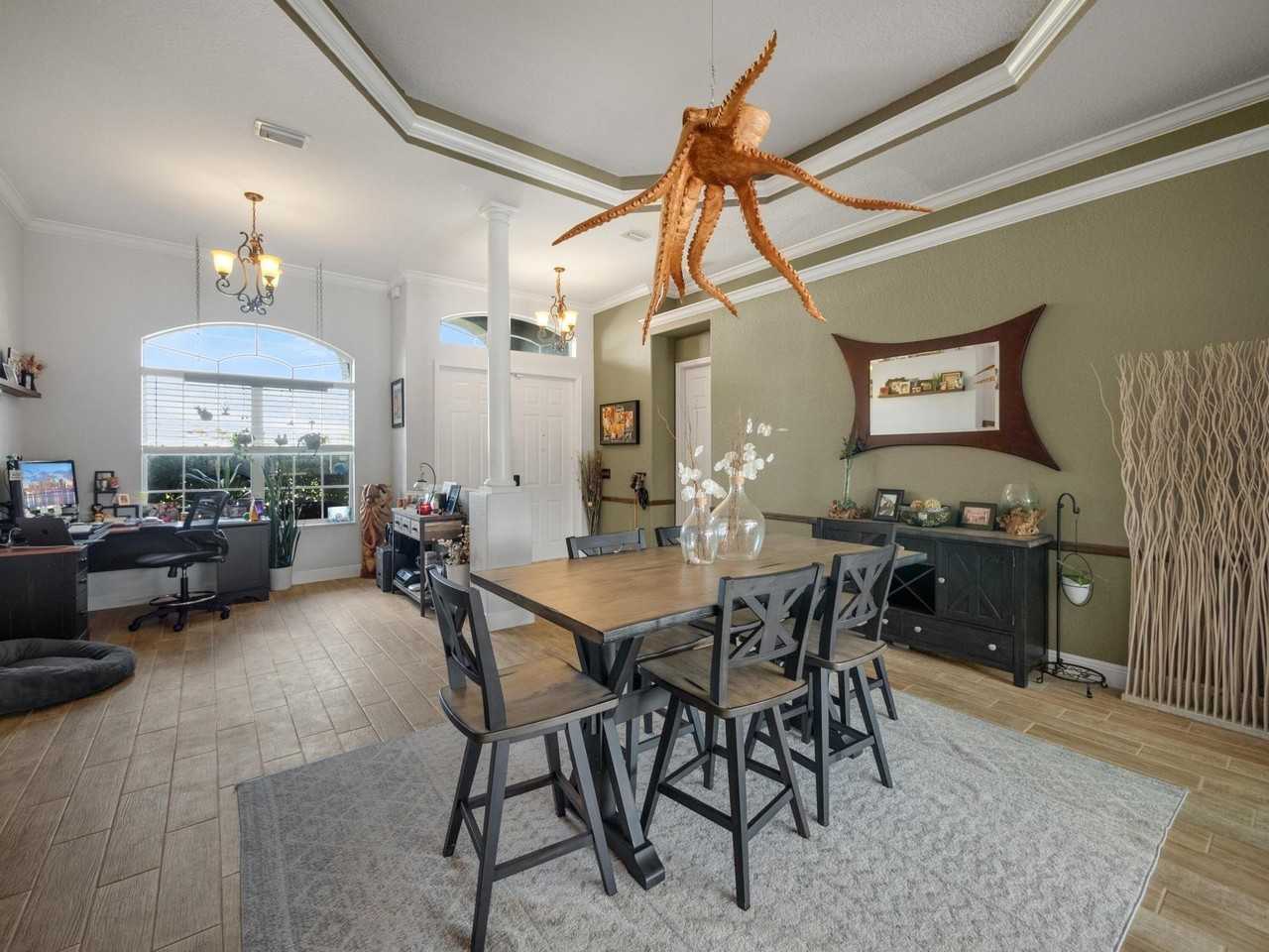 1062 Sw Abbot Ave - Photo 4 of 23