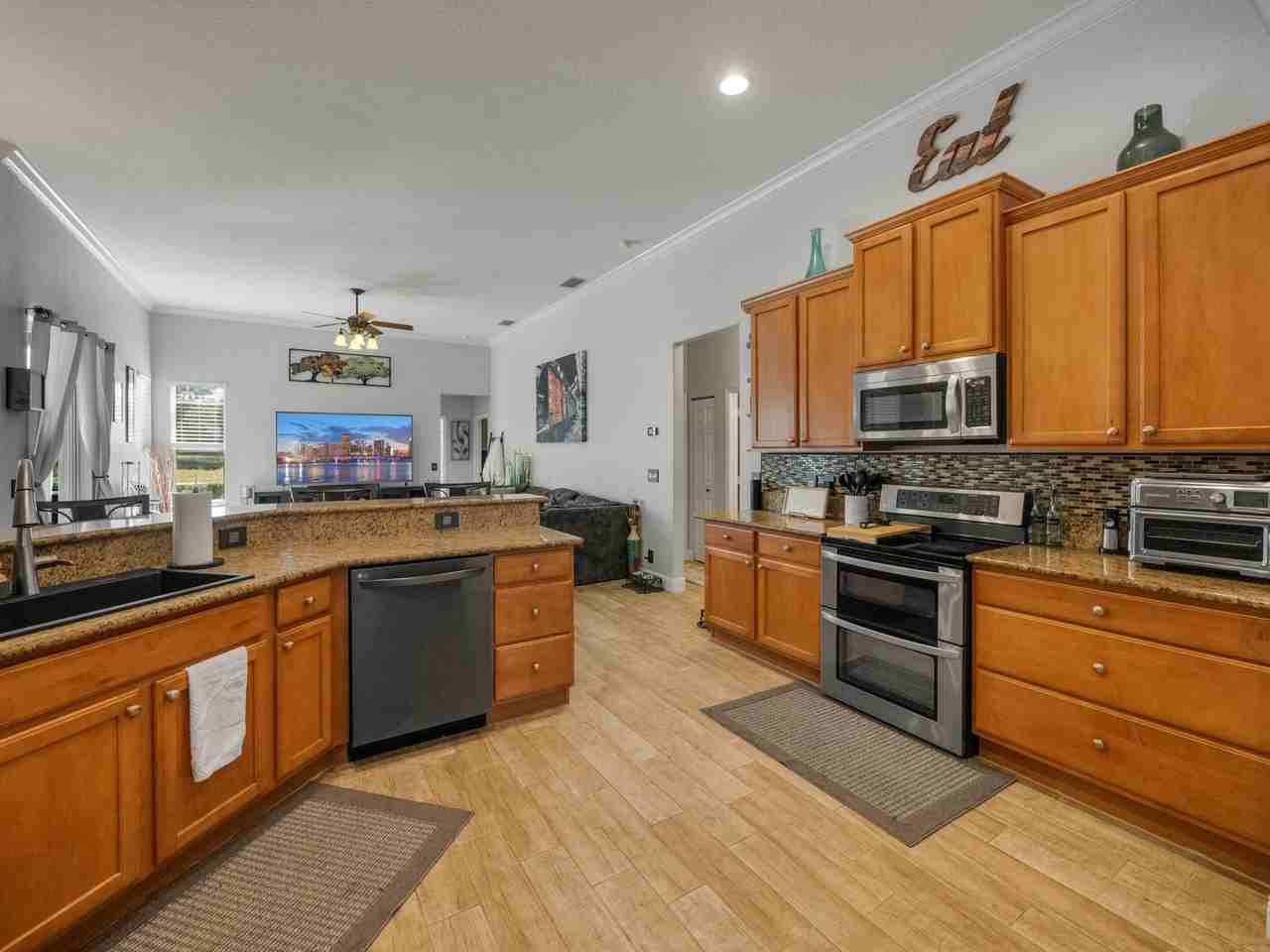 1062 Sw Abbot Ave - Photo 5 of 23