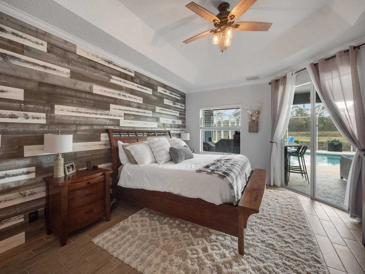 1062 Sw Abbot Ave - Photo 7 of 23