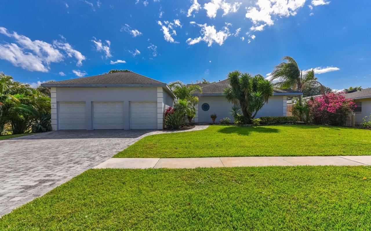 11900 Se Plutus Ave - Photo 4 of 46