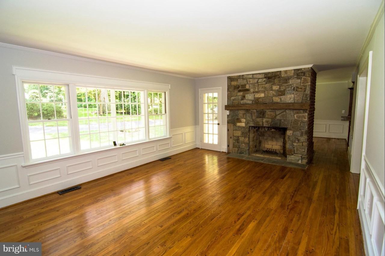 6638 Holland St - Photo 5 of 30