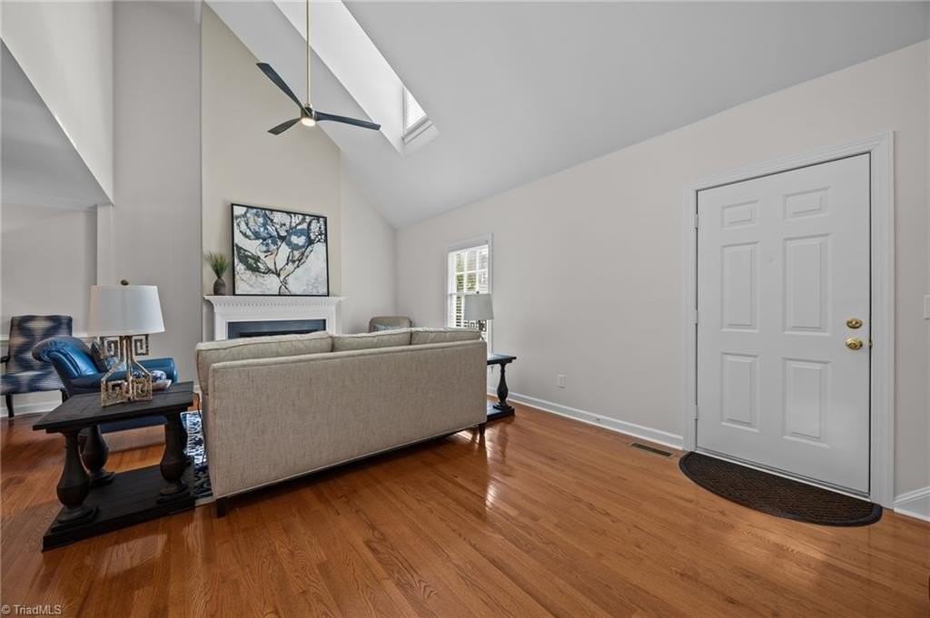 330 W Presnell St #37 - Photo 4 of 35