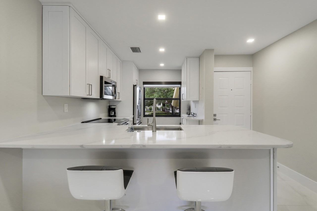 12911 Briarlake Dr Apt 202 - Photo 2 of 13