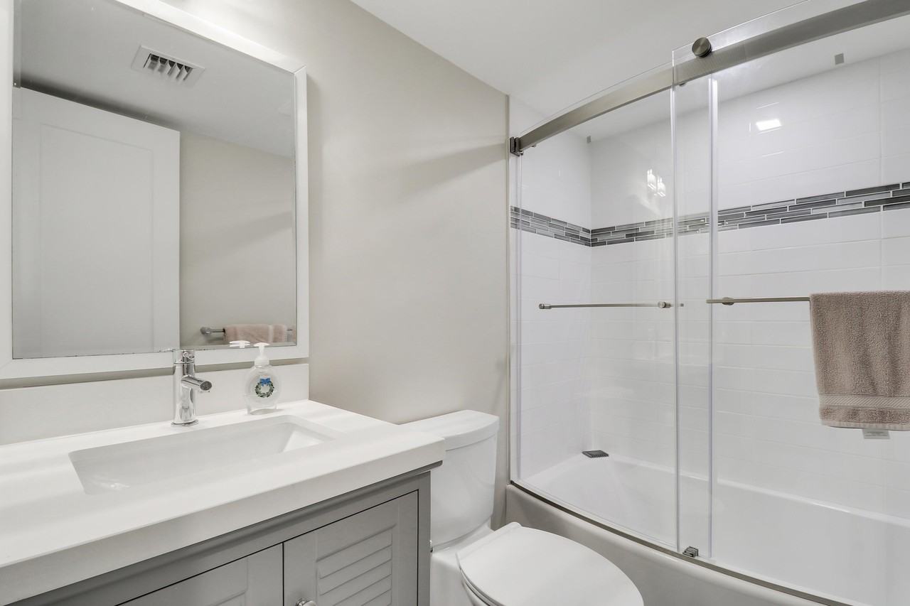 12911 Briarlake Dr Apt 202 - Photo 7 of 13