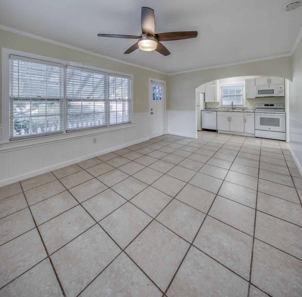 1315 2nd Ave S - Photo 4 of 17