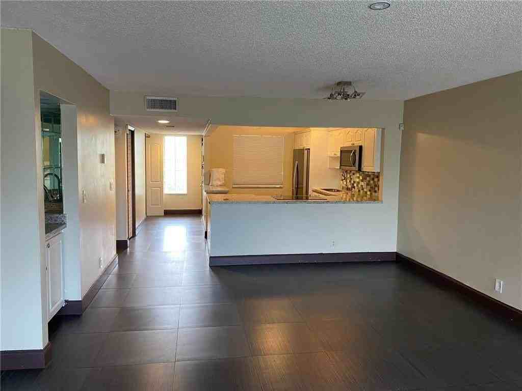 290 Racquet Club Rd Apt 205 - Photo 5 of 10