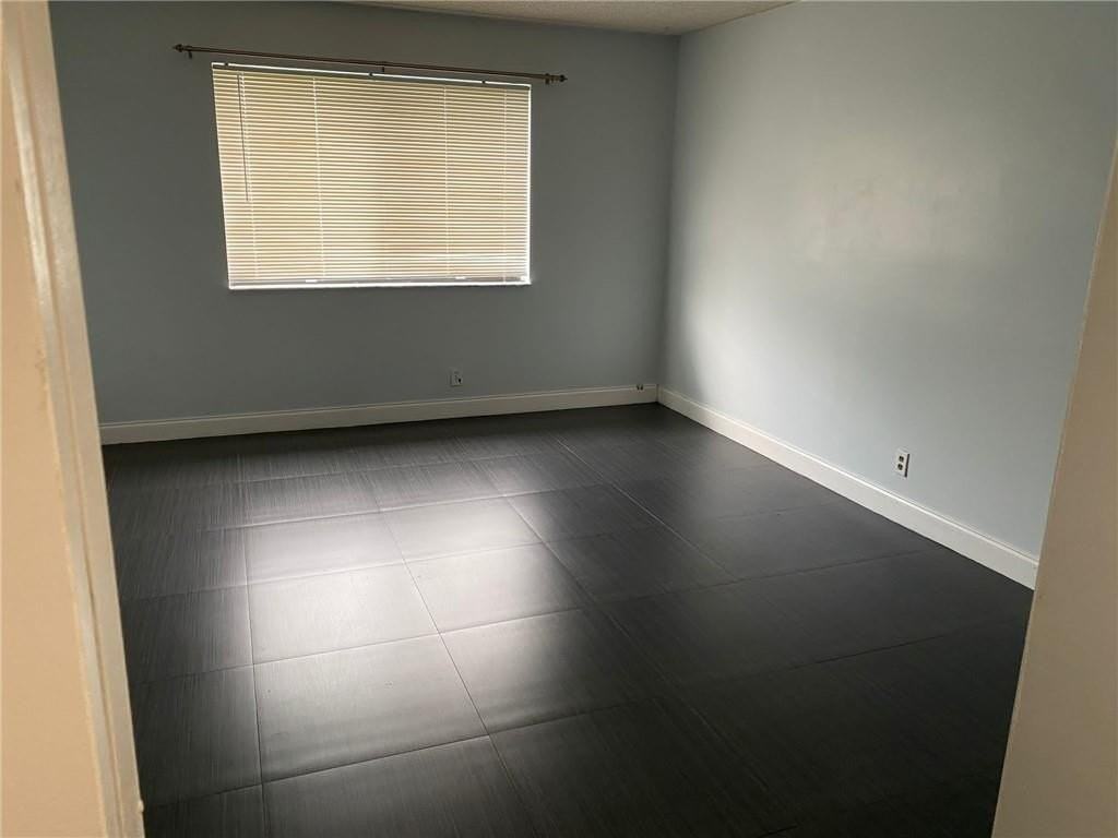 290 Racquet Club Rd Apt 205 - Photo 6 of 10