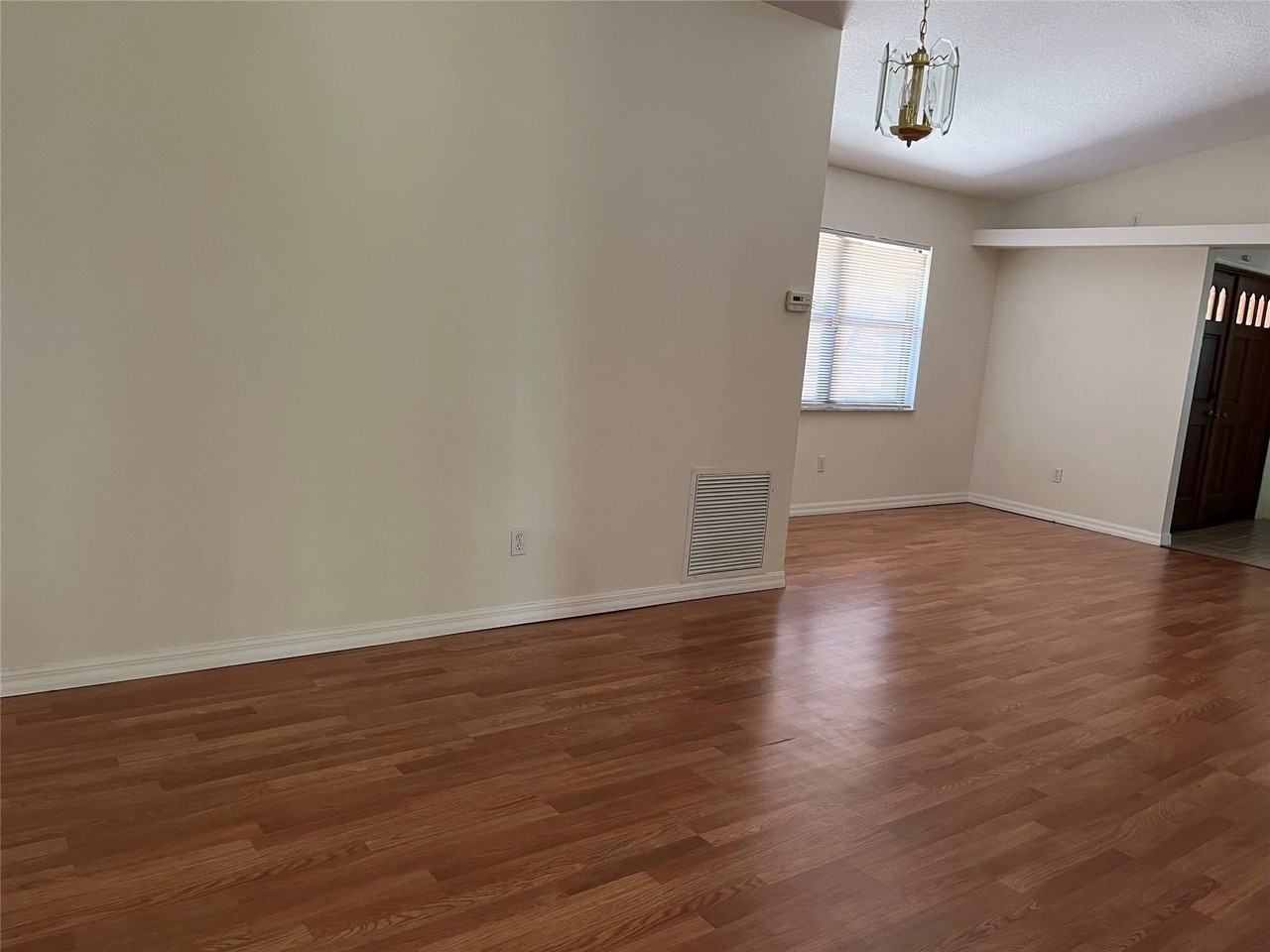 800 French Creek Ln - Photo 4 of 34