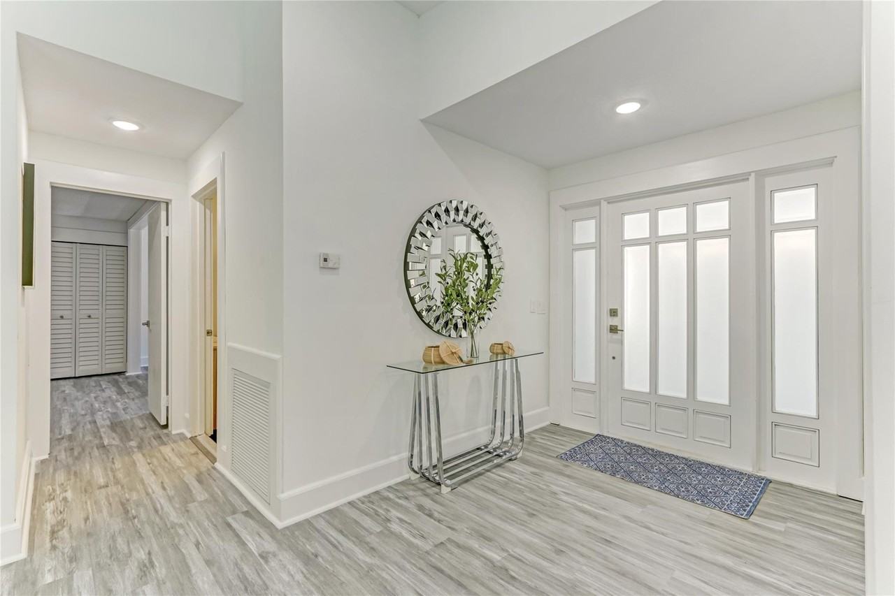 16643 Redwood Way - Photo 2 of 45