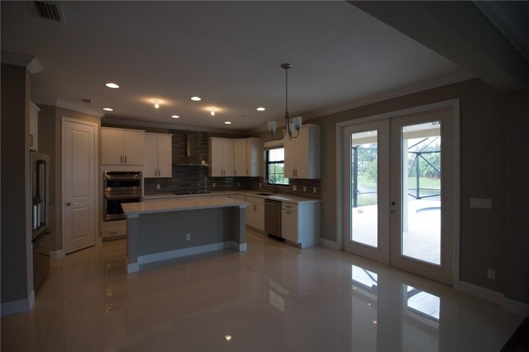 7445 Nw 109th Way - Photo 5 of 40