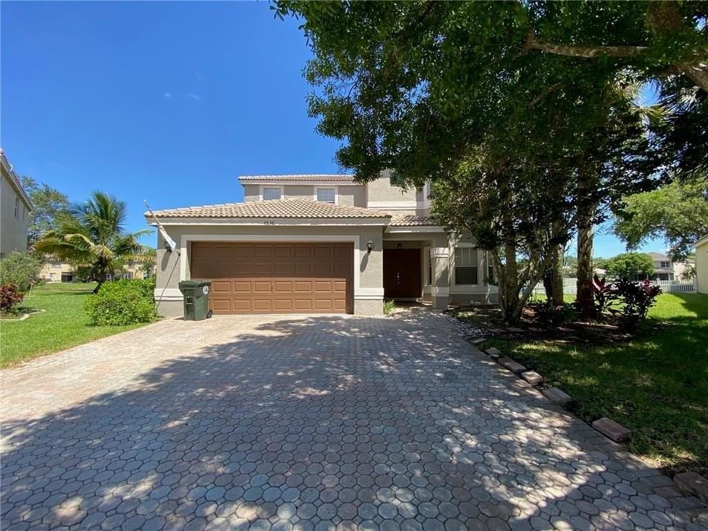 4838 Nw 58th Pl - Photo 6 of 20