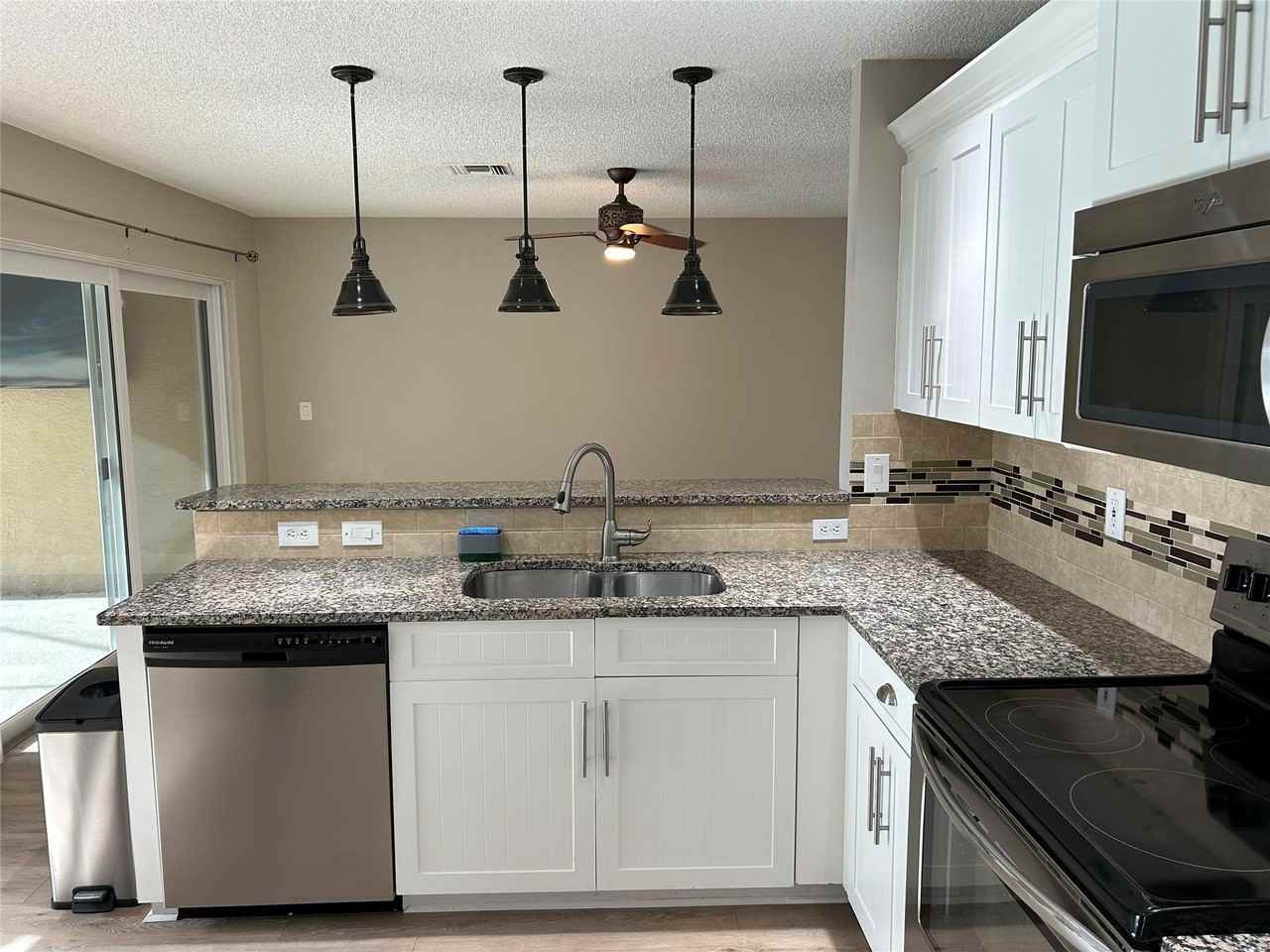 7430 Ashley Shores Cir - Photo 3 of 24