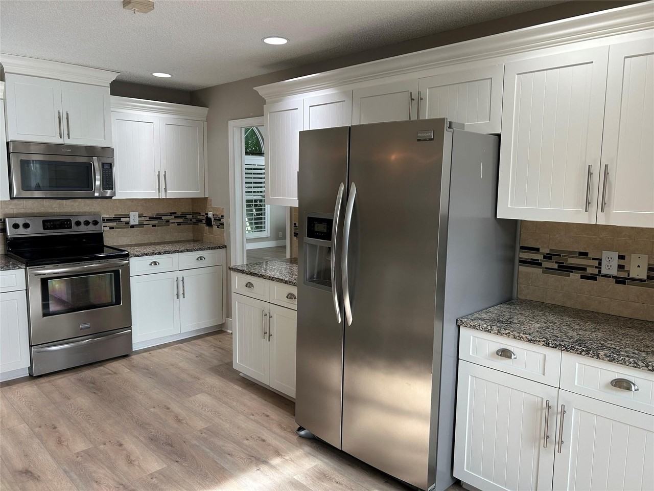 7430 Ashley Shores Cir - Photo 4 of 24