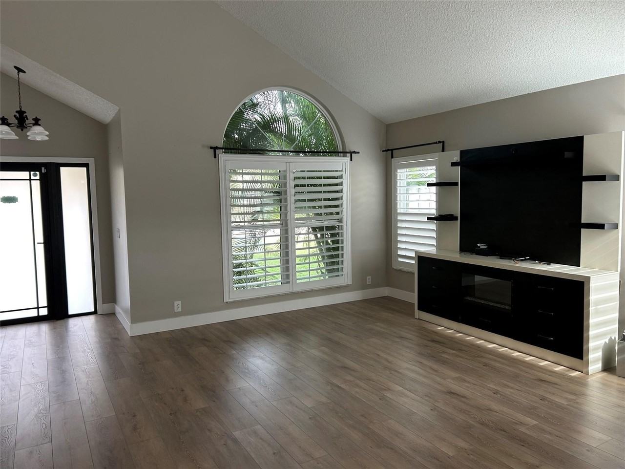 7430 Ashley Shores Cir - Photo 7 of 24