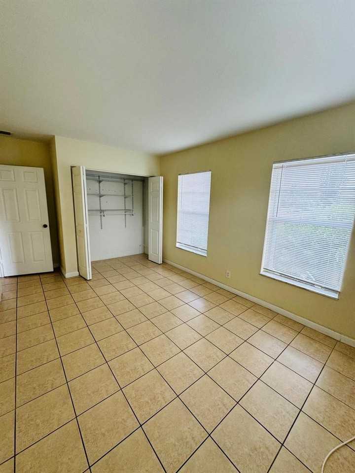 651 Nw 42nd Ct #201 - Photo 5 of 14