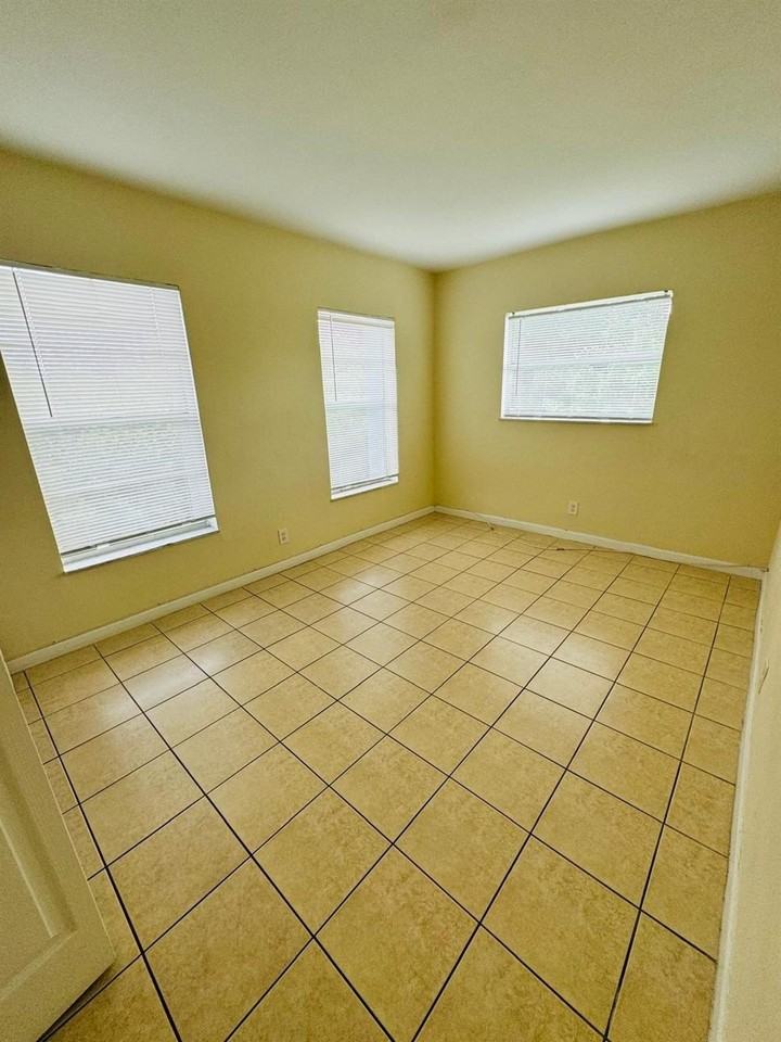 651 Nw 42nd Ct #201 - Photo 6 of 14