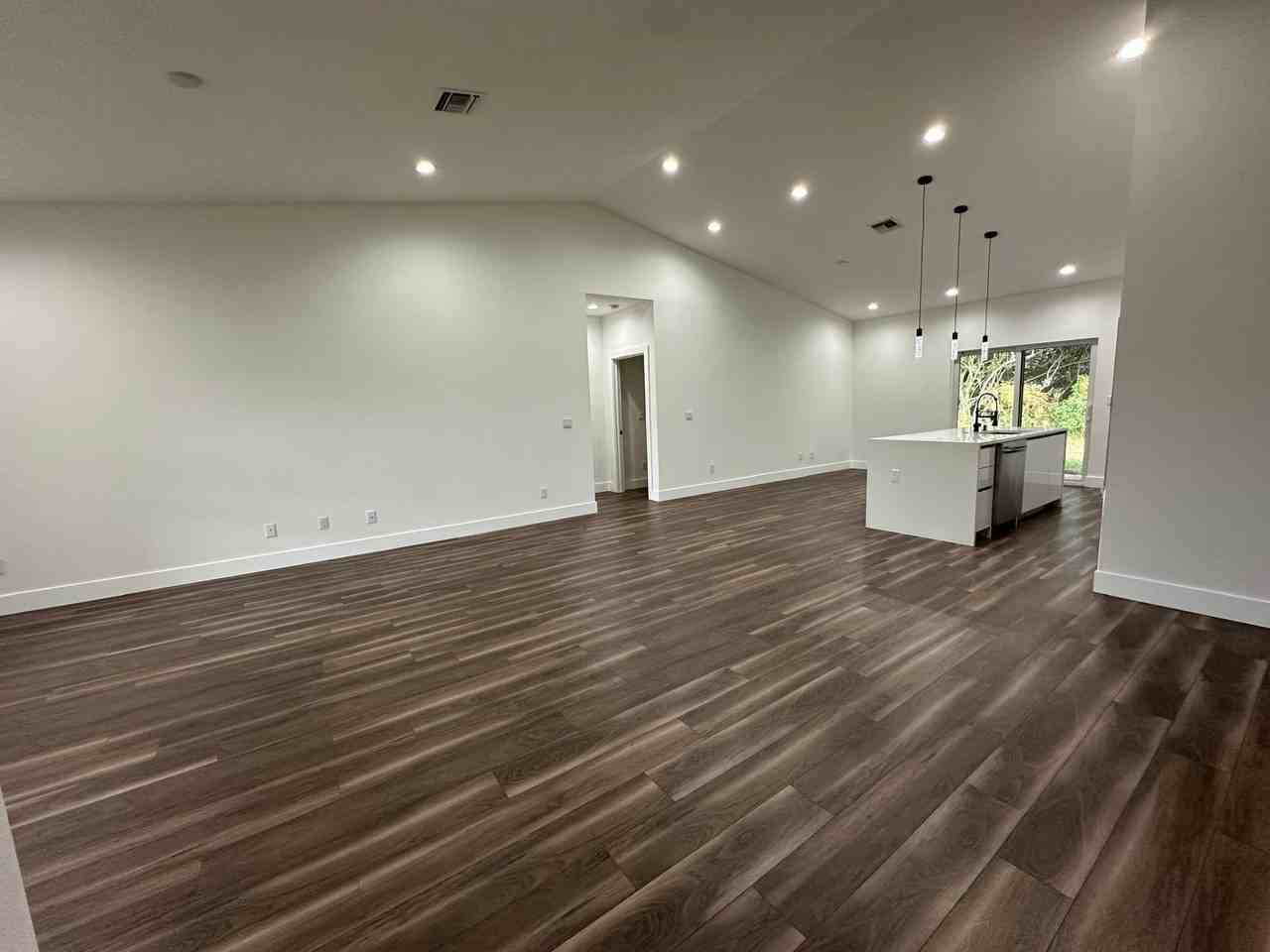 6524 Las Palmas Way - Photo 4 of 20