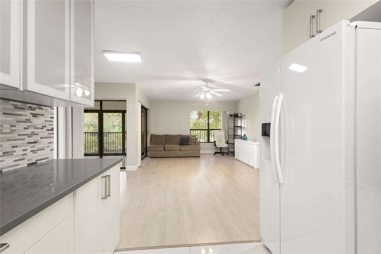 3167 Cocoplum Cir Unit 3167 - Photo 6 of 20