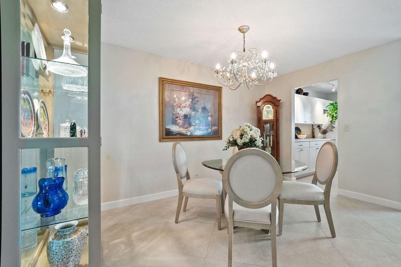 162 High Point Blvd Unit B - Photo 4 of 25