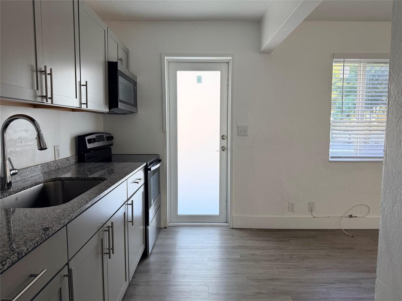 1847 Madison St Unit 1 - Photo 7 of 15