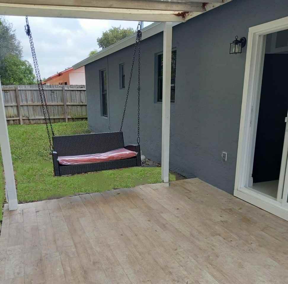 4685 Pine Grove Dr - Photo 2 of 6