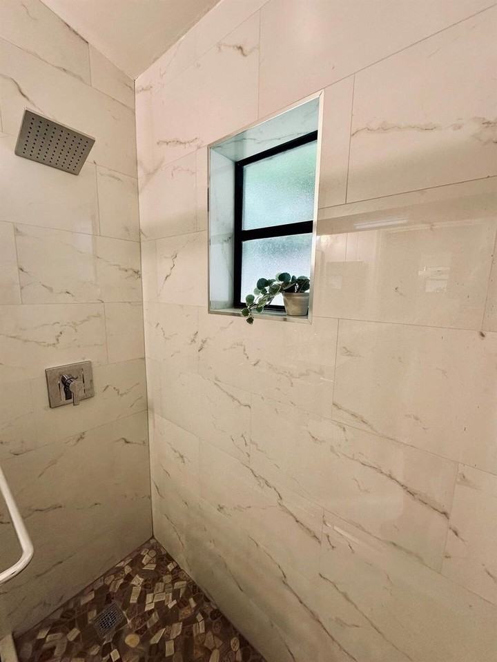 4685 Pine Grove Dr - Photo 5 of 6