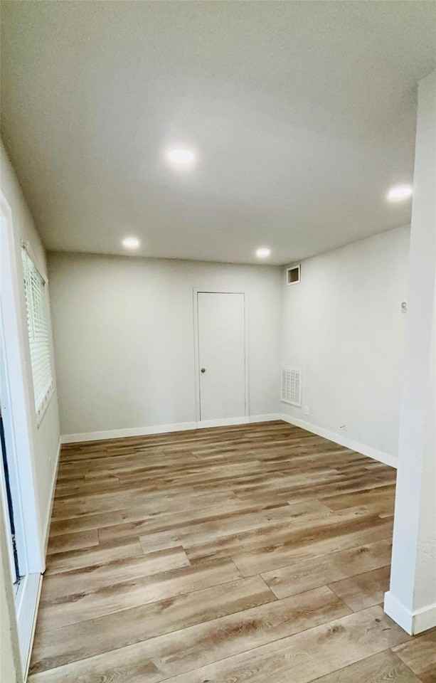 1960 Ne 24th Ave - Photo 7 of 14