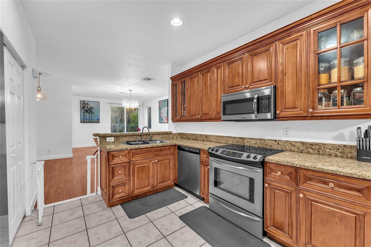 1059 Golden Cane Dr - Photo 5 of 12