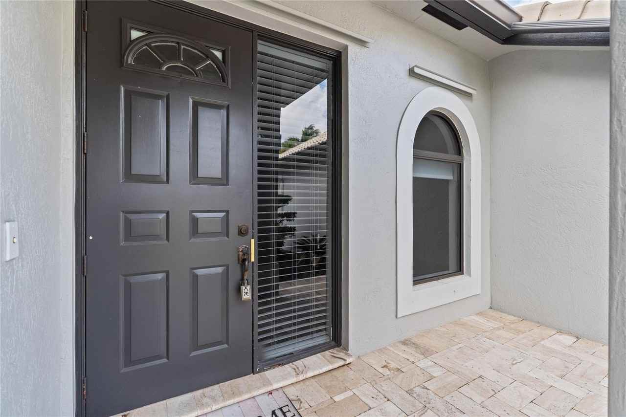 17870 Sw 4th Ct - Photo 2 of 39