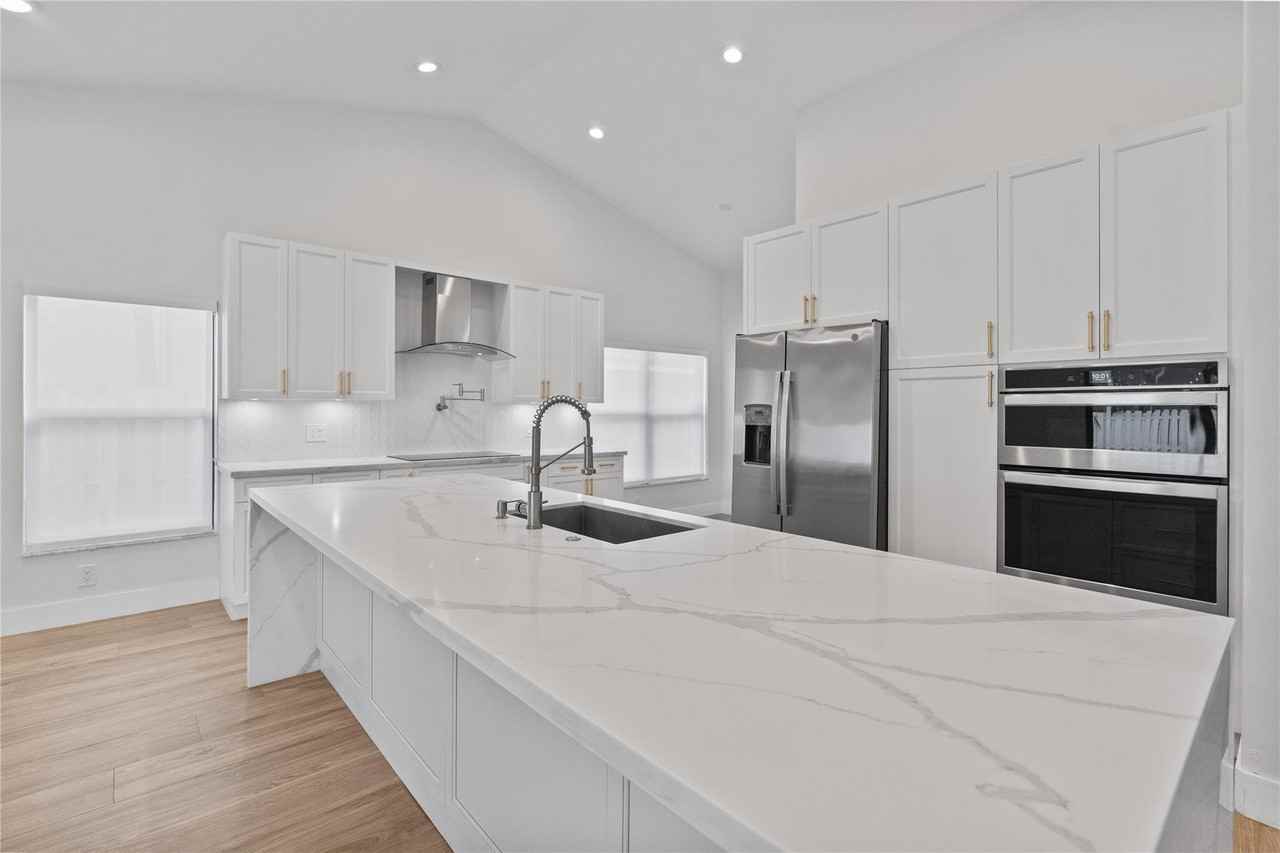 17870 Sw 4th Ct - Photo 5 of 39