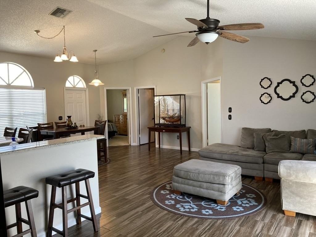 13016 Meadowbreeze Dr - Photo 4 of 26