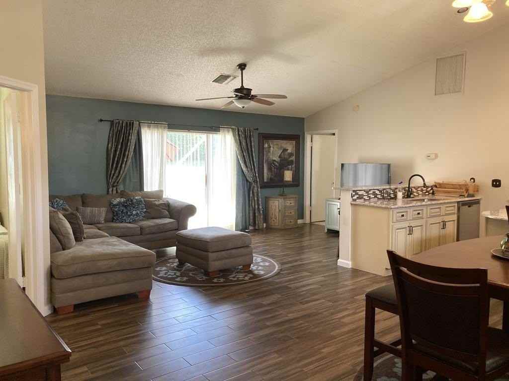 13016 Meadowbreeze Dr - Photo 5 of 26