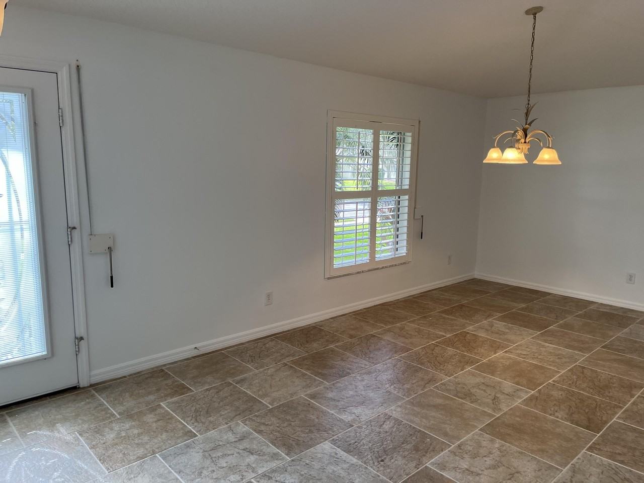 5020 4th Pl - Photo 5 of 28