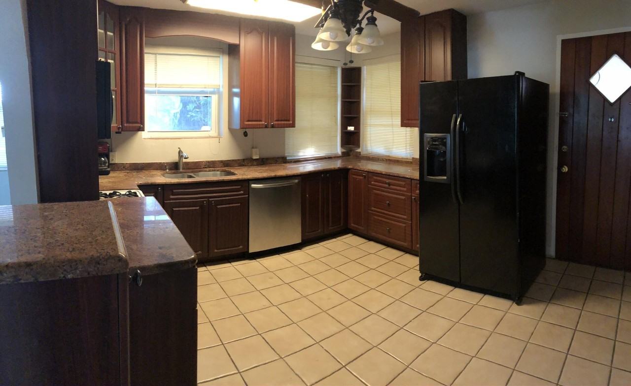 67 W North Shore Ave - Photo 5 of 34