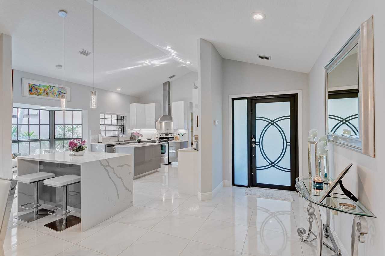 156 Coventry Pl - Photo 6 of 50